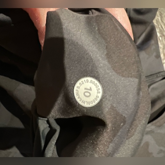 EUC Lululemon fast and free high rise cropped 19” size 10 - Picture 8 of 8